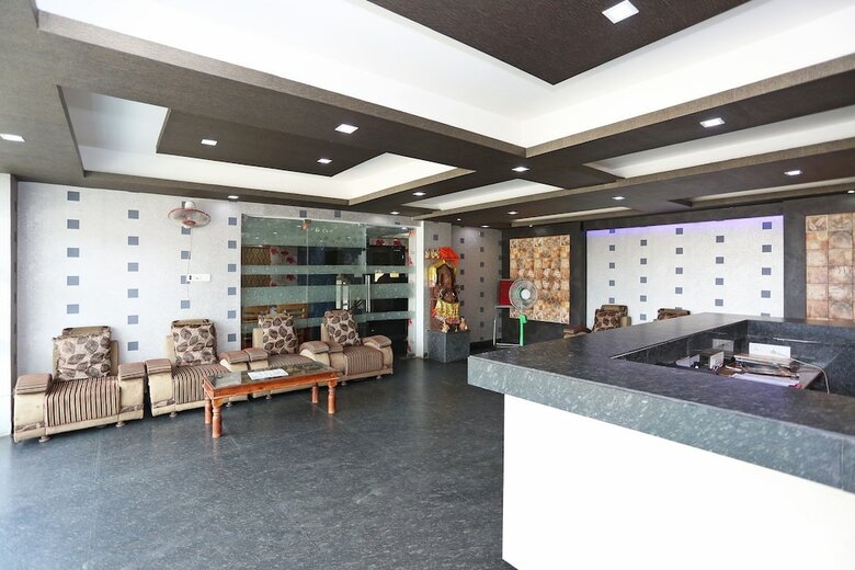 Hotel Oyo 5791 Mahabir Sheraton