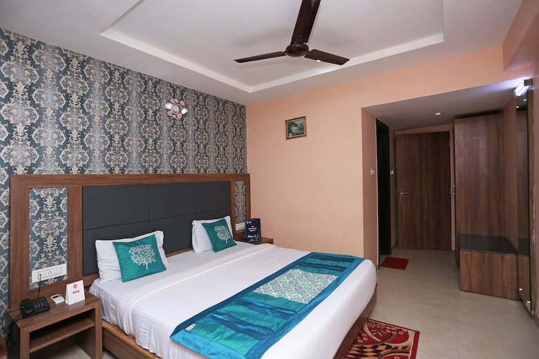 Hotel Oyo 5791 Mahabir Sheraton