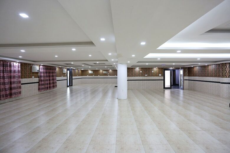 Hotel Oyo 5791 Mahabir Sheraton