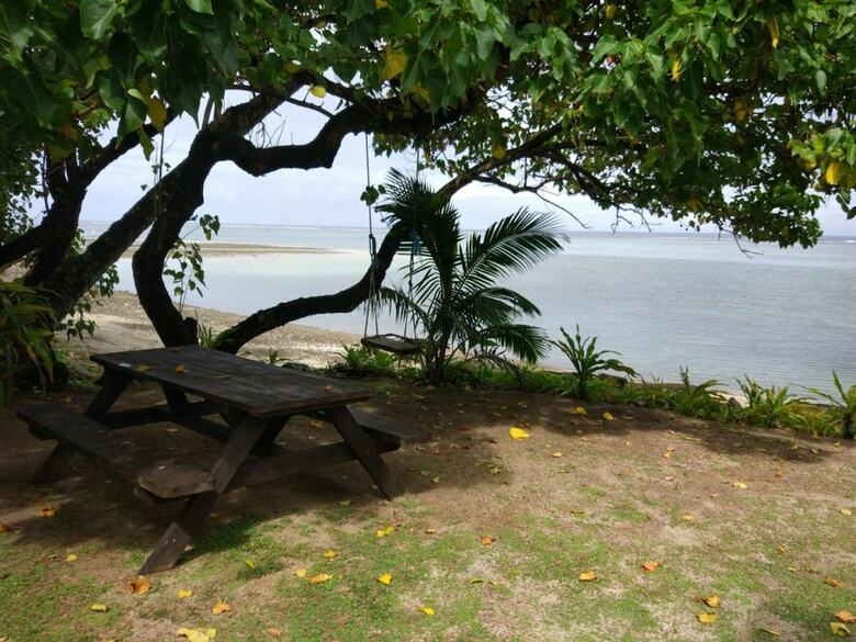 Raro Beach Bach