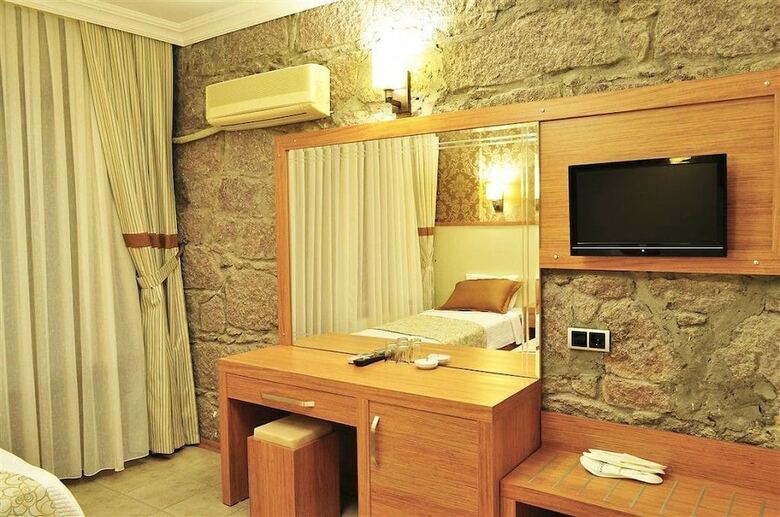 Assos Park Hotel