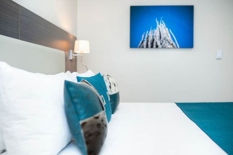 Hotel Royal Inn & Suites