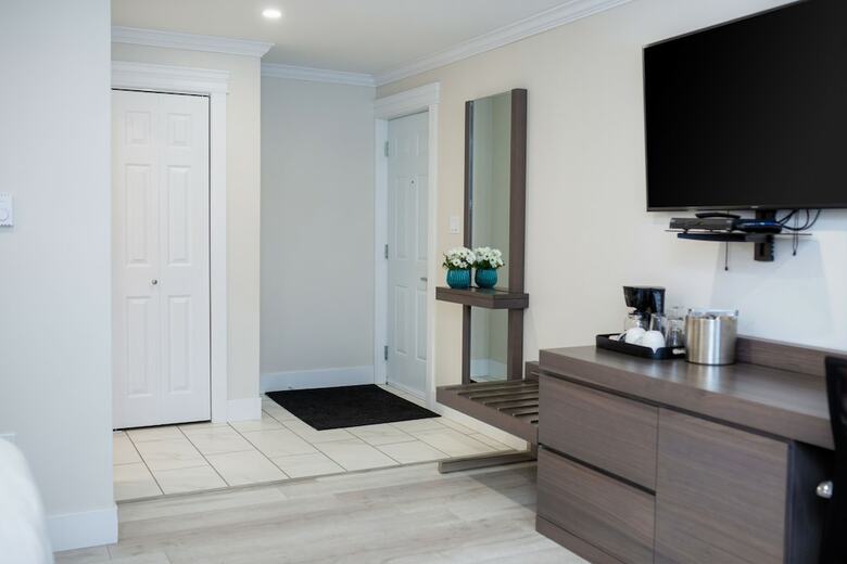 Hotel Royal Inn & Suites