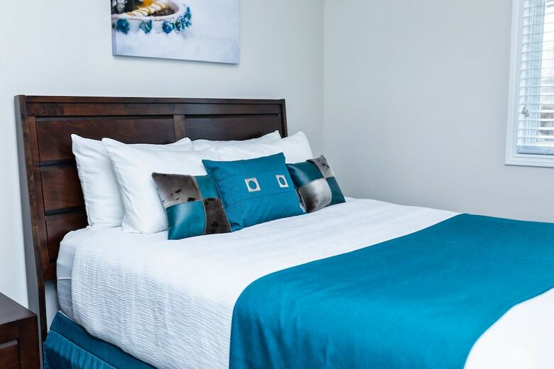 Hotel Royal Inn & Suites