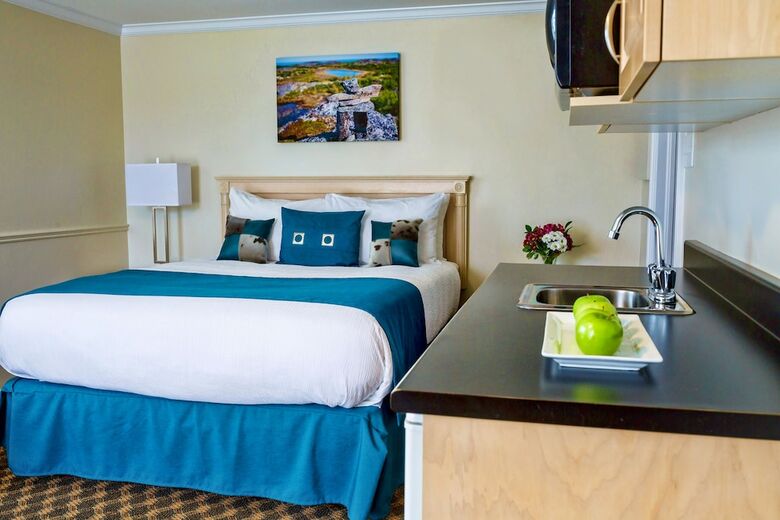 Hotel Royal Inn & Suites