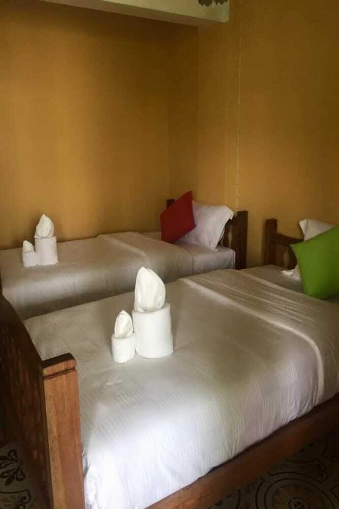 Hotel At Rimnam Chan Hostel