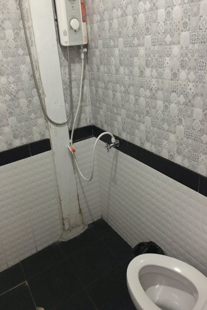 Hotel At Rimnam Chan Hostel