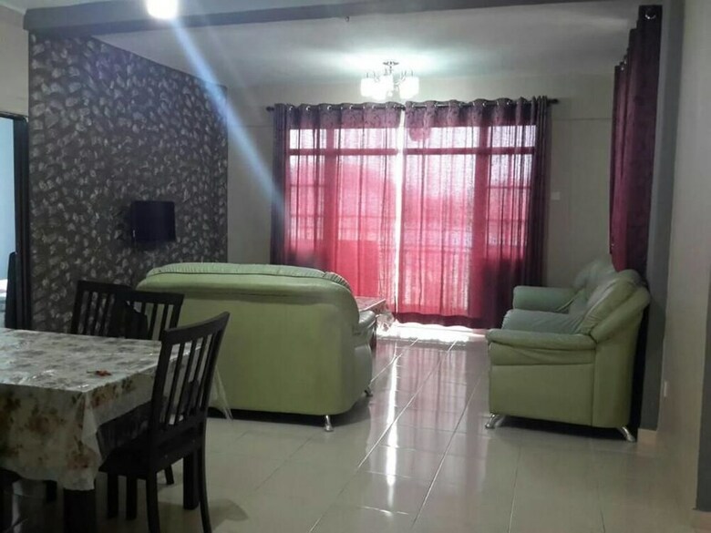 Aaron Apartment At Crown Imperial