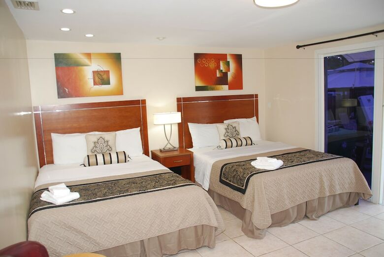 Hostal Sheridan Guesthouse