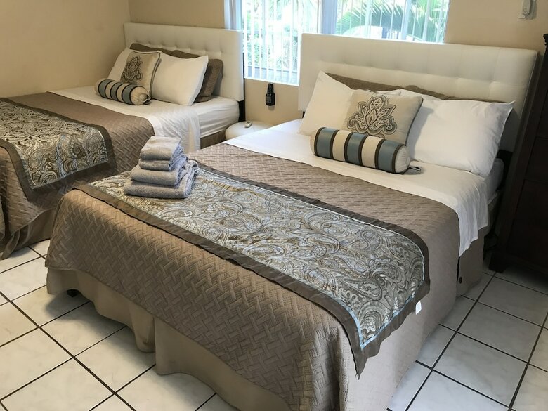 Hostal Sheridan Guesthouse