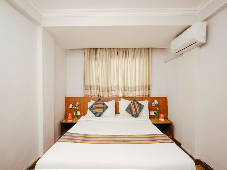 Hotel Oyo 11459 Osho Holiday Inn