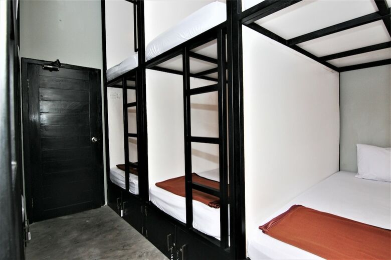 Hostal Zen Hostel Jalan Patimura Legian