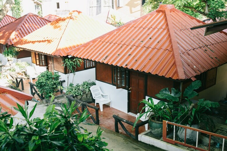 Hotel Haadrin Resort