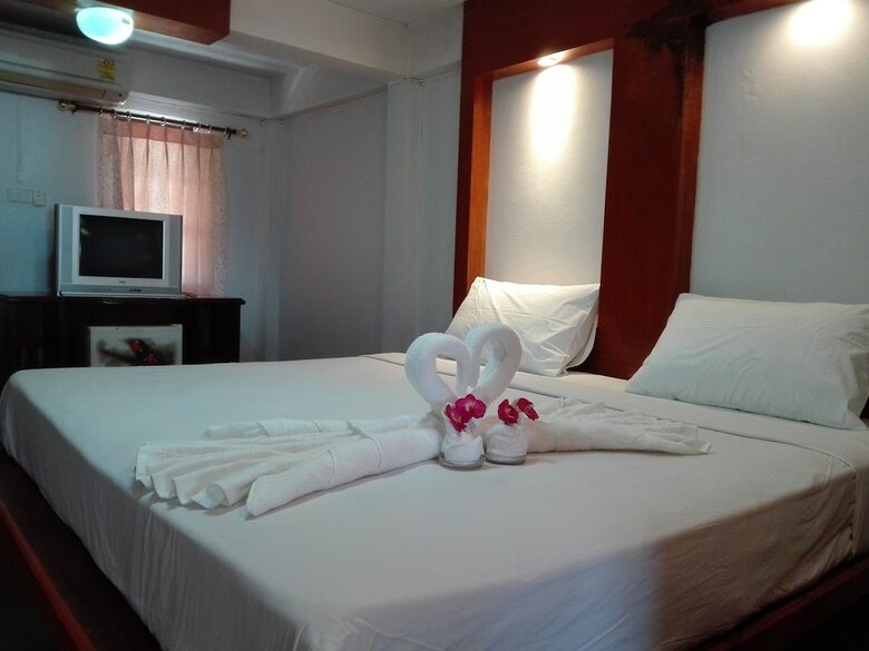 Hotel Haadrin Resort