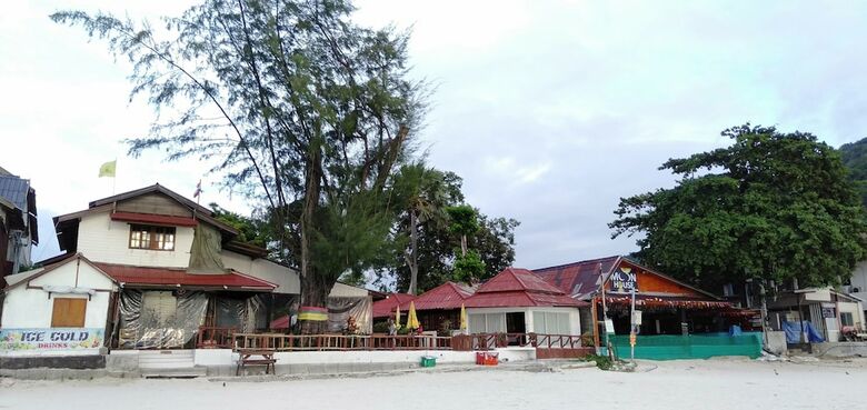 Hotel Haadrin Resort