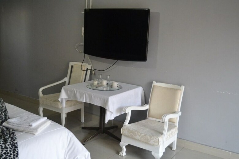 Hotel Thembisi Guesthouse