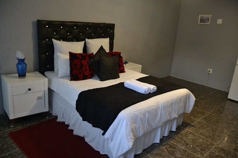 Hotel Thembisi Guesthouse