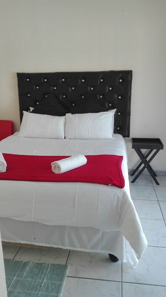 Hotel Thembisi Guesthouse