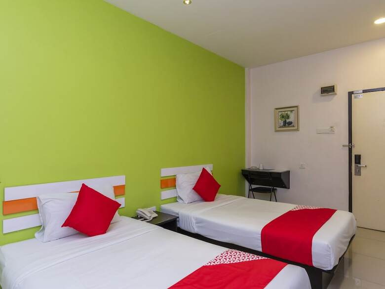 Oyo 966 Segamat Red Orange Hotel Sdn Bhd