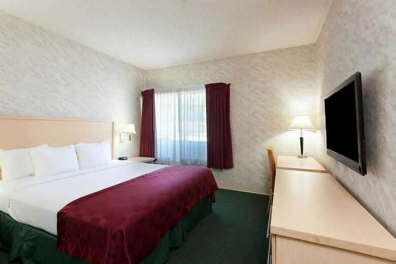 Hotel Ramada By Wyndham South El Monte