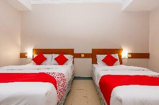 Oyo 764 Hotel Famous Inn