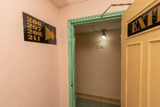 Oyo 764 Hotel Famous Inn