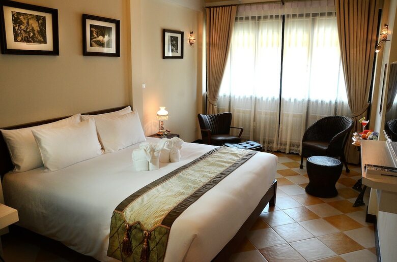 Hotel Chuchai Buri Sri Amphawa