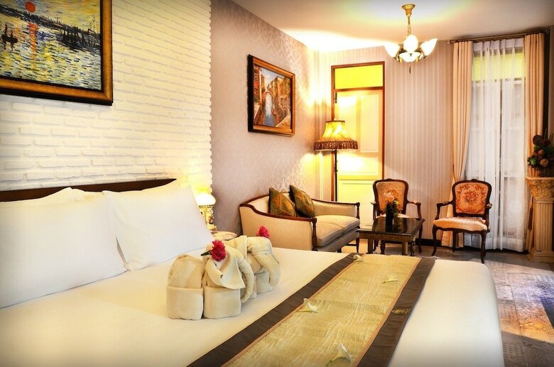 Hotel Chuchai Buri Sri Amphawa