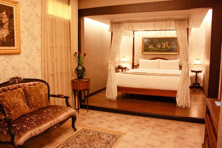Hotel Chuchai Buri Sri Amphawa