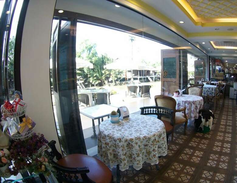Hotel Chuchai Buri Sri Amphawa