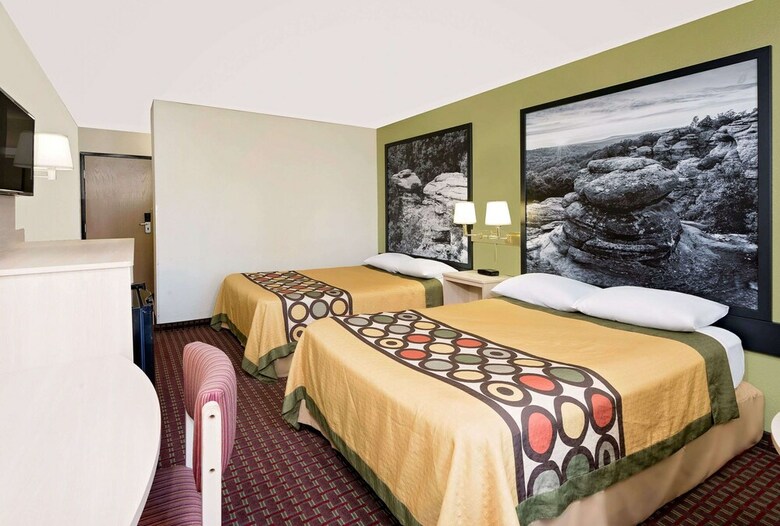 Motel Super 8 By Wyndham Metropolis