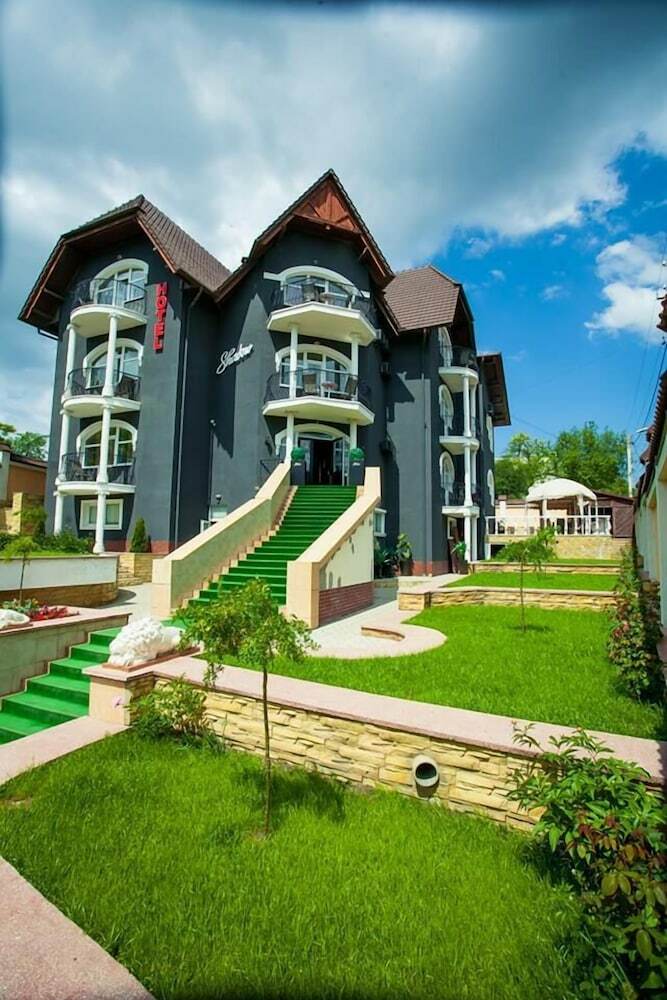 Shadow Boutique Hotel & Spa