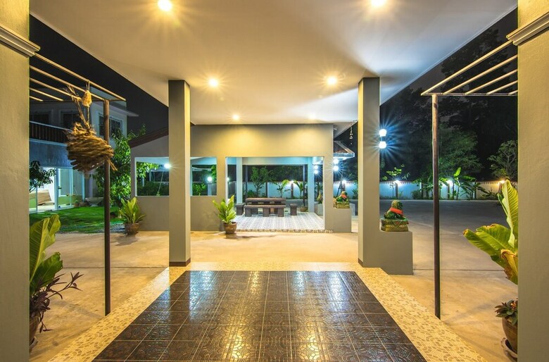 Hotel Nawaporn Resort