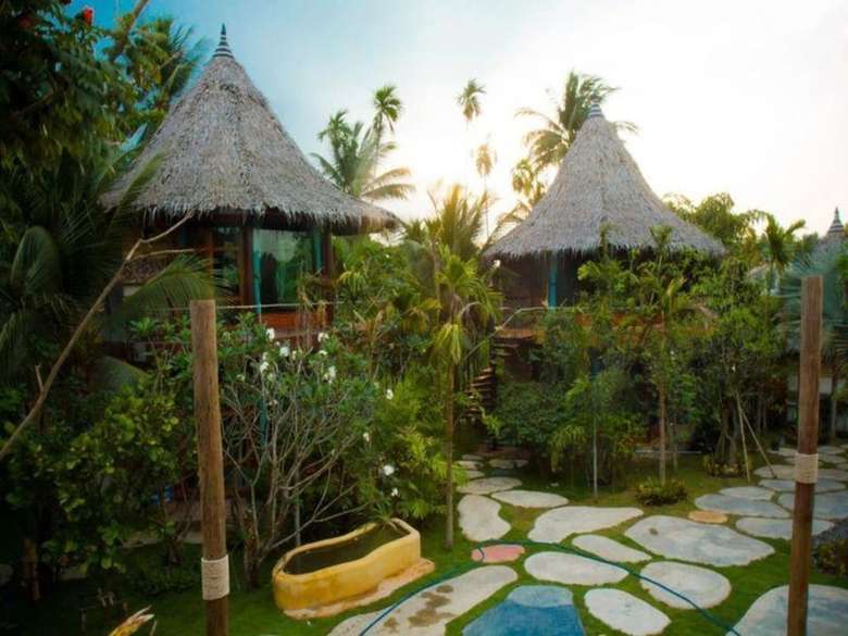 Hotel Amphawa Club