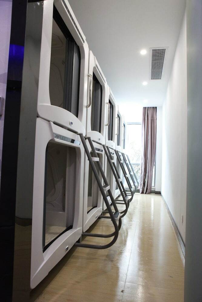 Hangzhou Space Capsule Hotel
