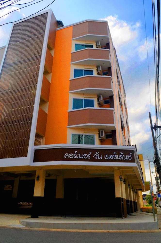 Hotel Corner One Residence