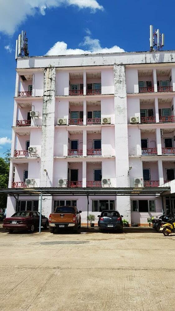 Rich Hotel