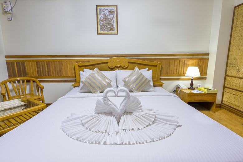 Ten Mile Hotel
