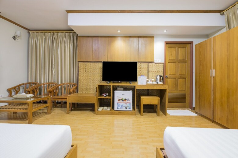 Ten Mile Hotel