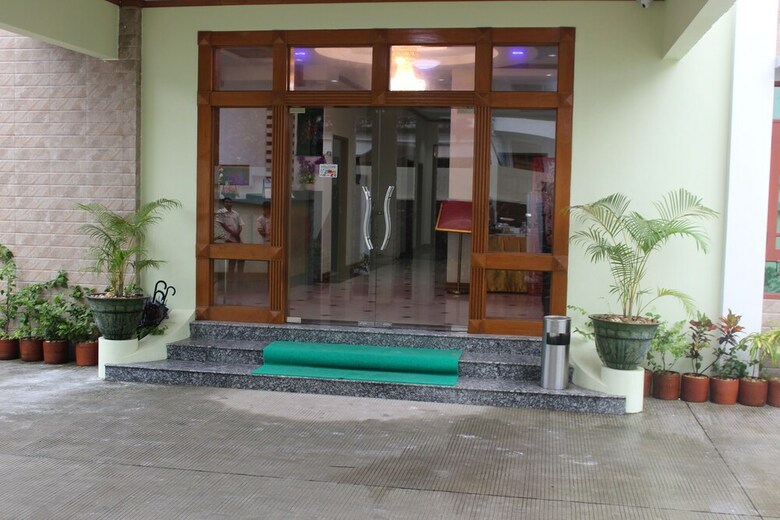Ten Mile Hotel