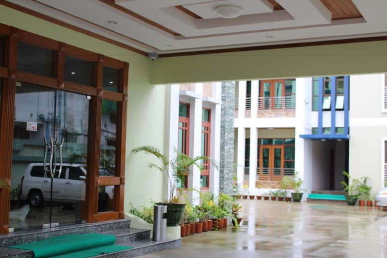 Ten Mile Hotel