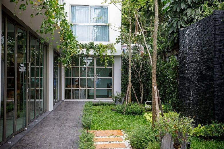 9 Suite Luxury Boutique Hotel