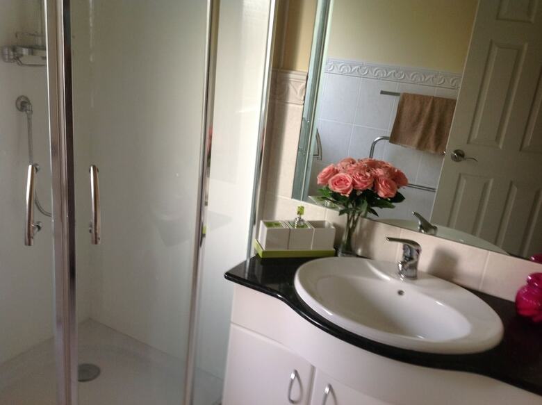 Hotel Howick Luxury Large Home