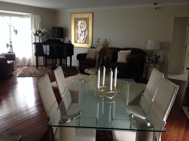 Hotel Howick Luxury Large Home