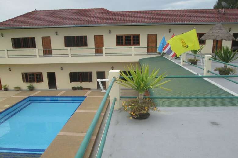 Hotel Seajays Resort