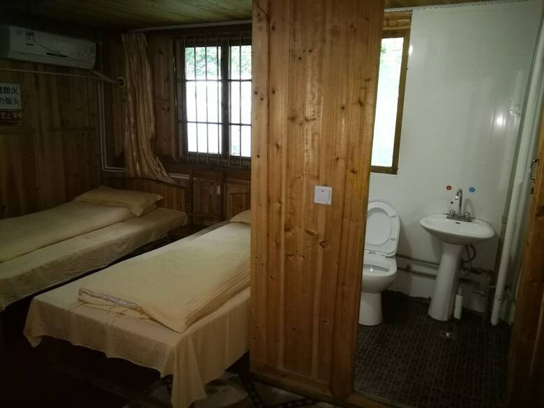 Hostal Spring Orchid Youth Hotel