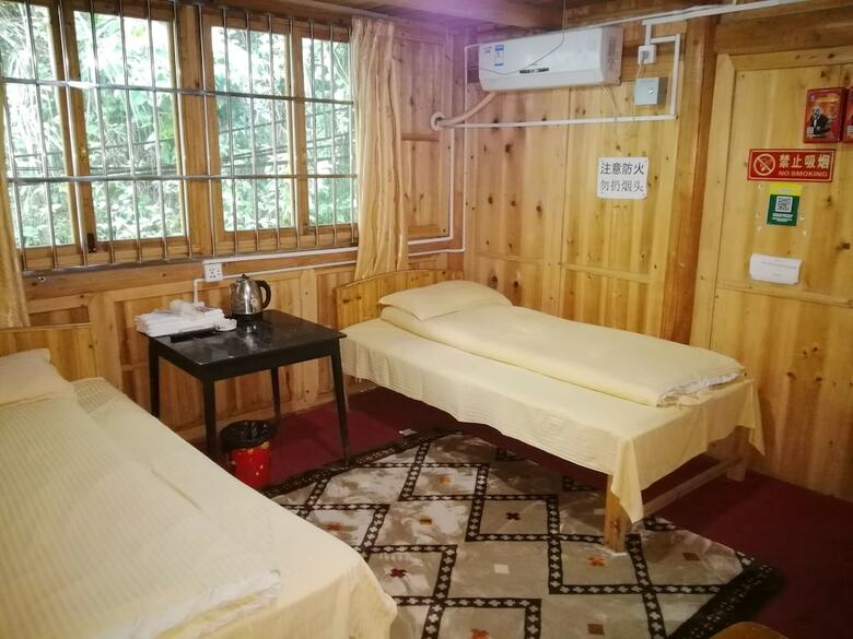 Hostal Spring Orchid Youth Hotel