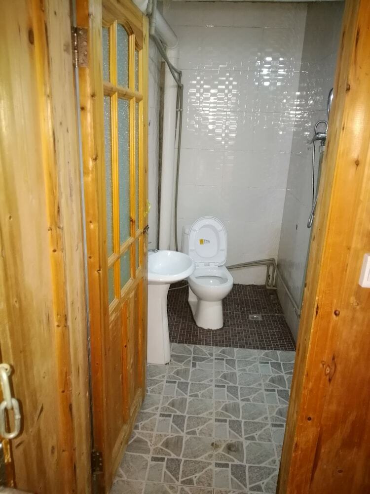 Hostal Spring Orchid Youth Hotel