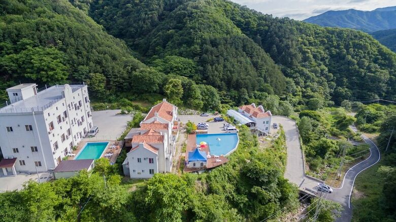 Gapyeong Lolofore Pension