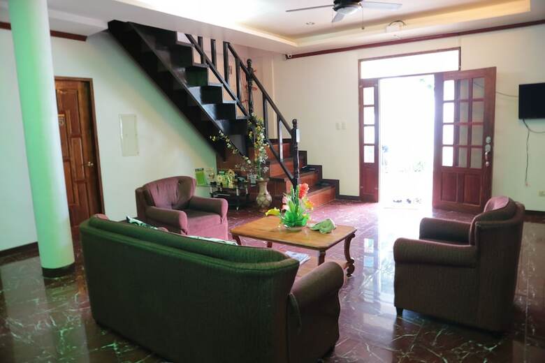 Hotel Sophia's Beach Guest House